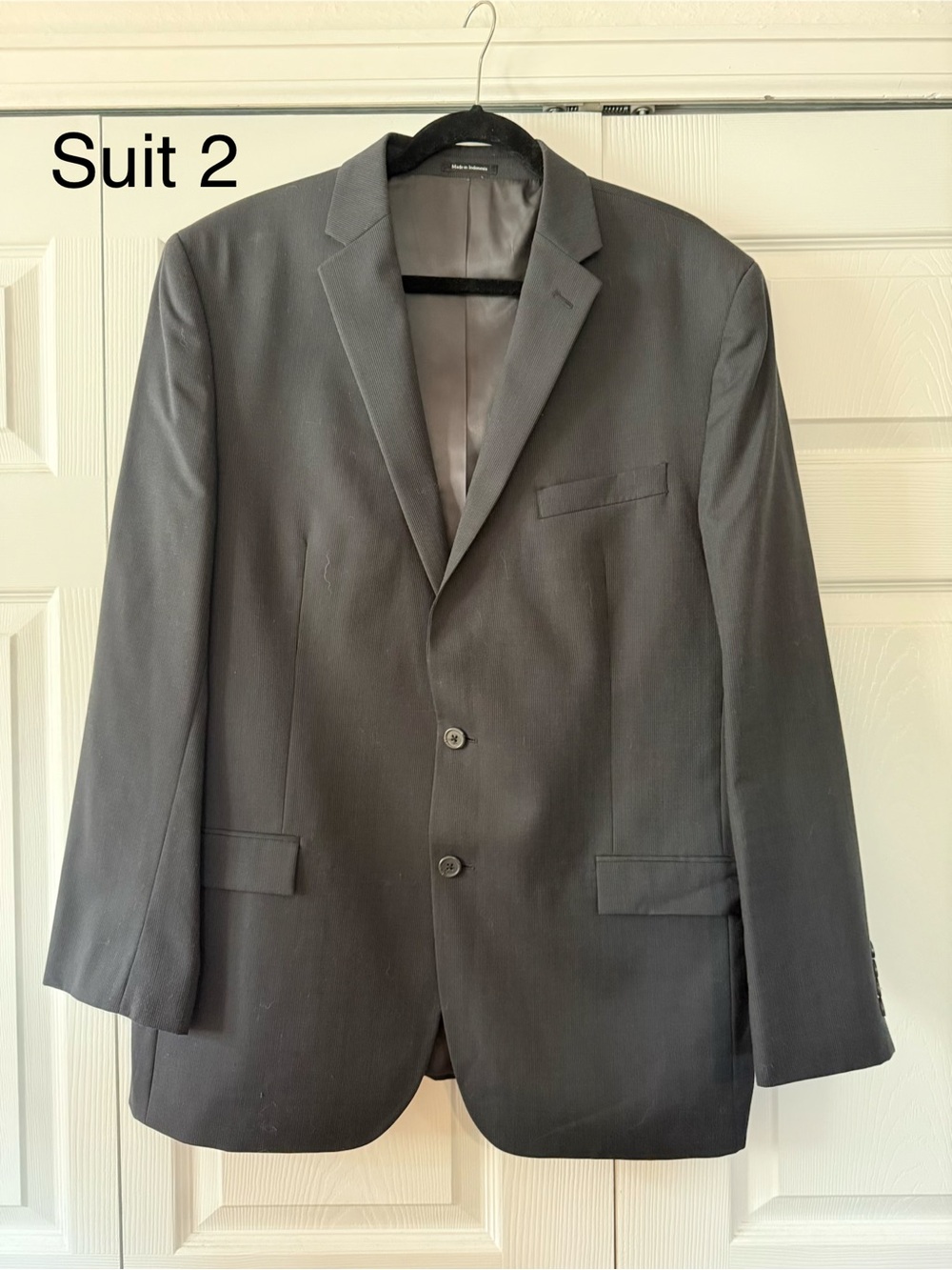 Egara Charcoal Gray Two-Button Men's Suit Jacket